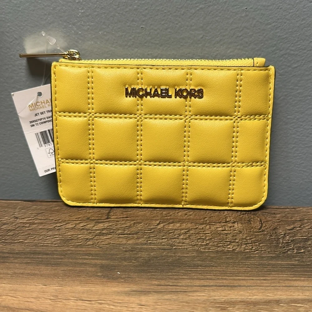 Michael Kors Quilted Jet Set Travel Wallet w/Zip Coin Pouch. Daisy Yellow. NWT.